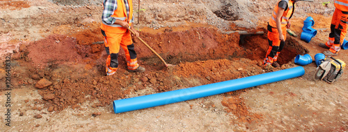 Straßenbauarbeiten, Kanalisation
