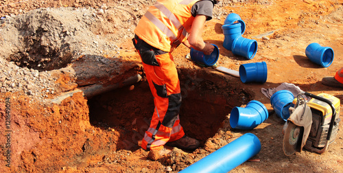 Straßenbauarbeiten, Kanalisation
