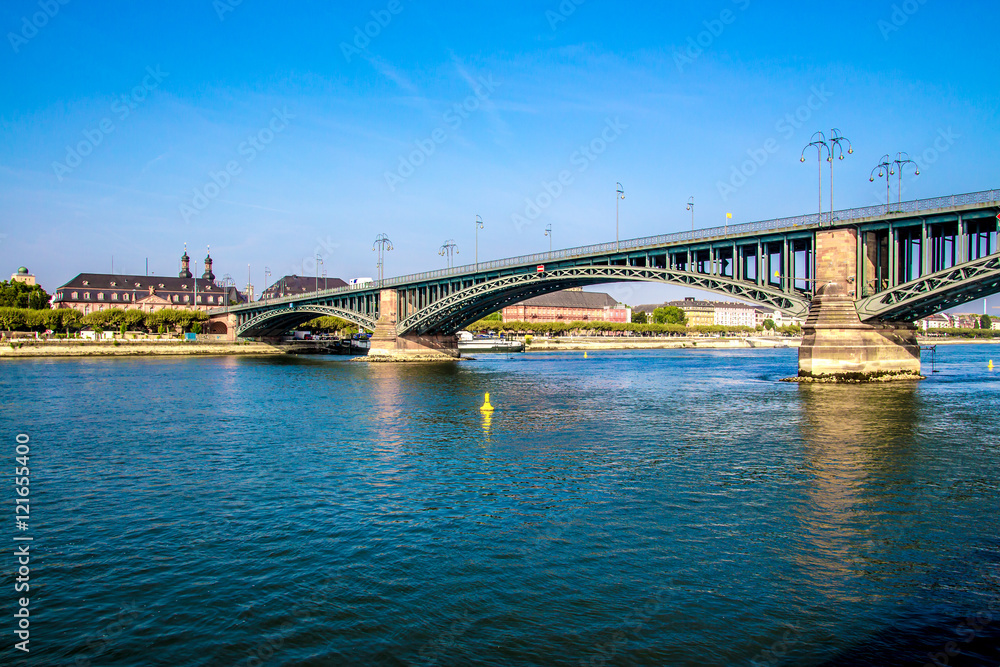Fototapeta premium Bridge on the Rhine river, in Mainz, Germany