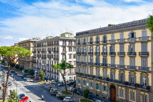 Fotografie Napoli, Italia. Vista dei palazzi Via Antonio Gramsci.