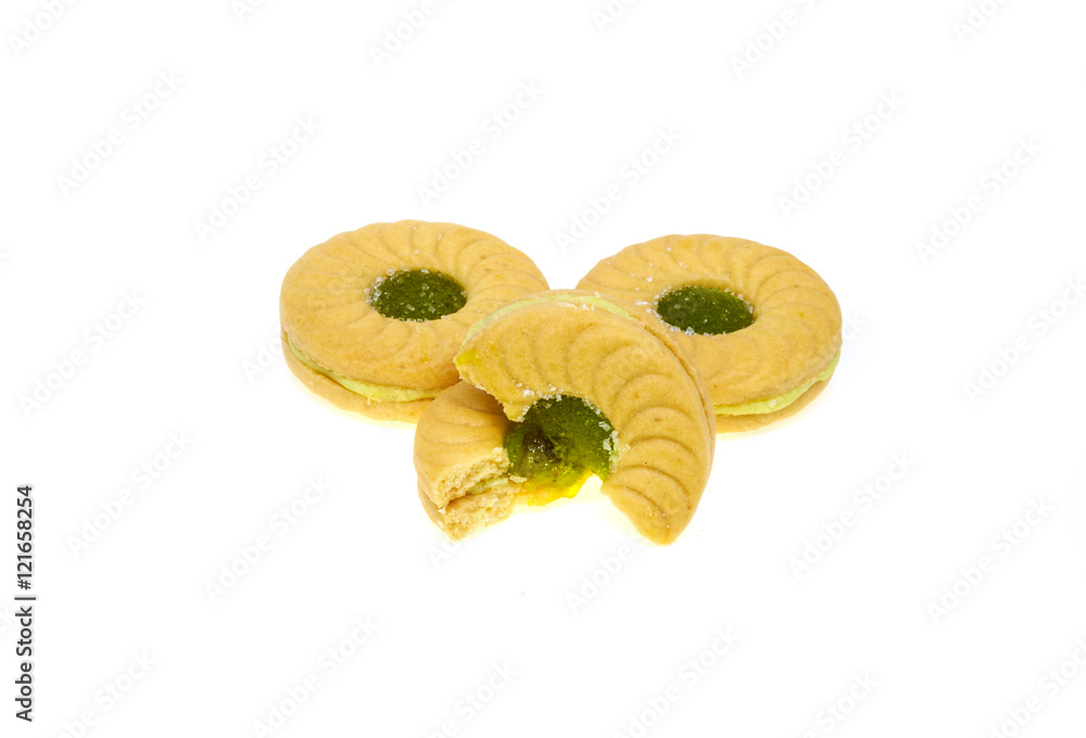 Sandwich cookies with apple flavoured cream and kiwi apple flavo