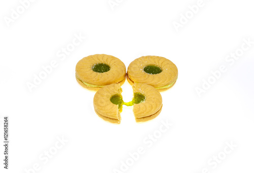 Obraz na płótnie Sandwich cookies with apple flavoured cream and kiwi apple flavo w salonie