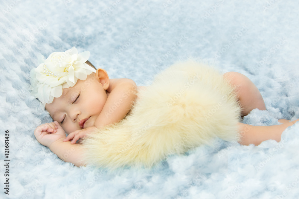 Sleeping Baby
A baby is sleeping peacefully and calmly.
Sleeping Baby
A baby is sleeping peacefully and calmly.