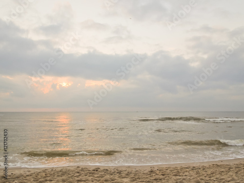 Fototapeta Naklejka Na Ścianę i Meble -  sunrise at the sea