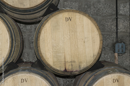 Toneles de madera para vino © Cebreros