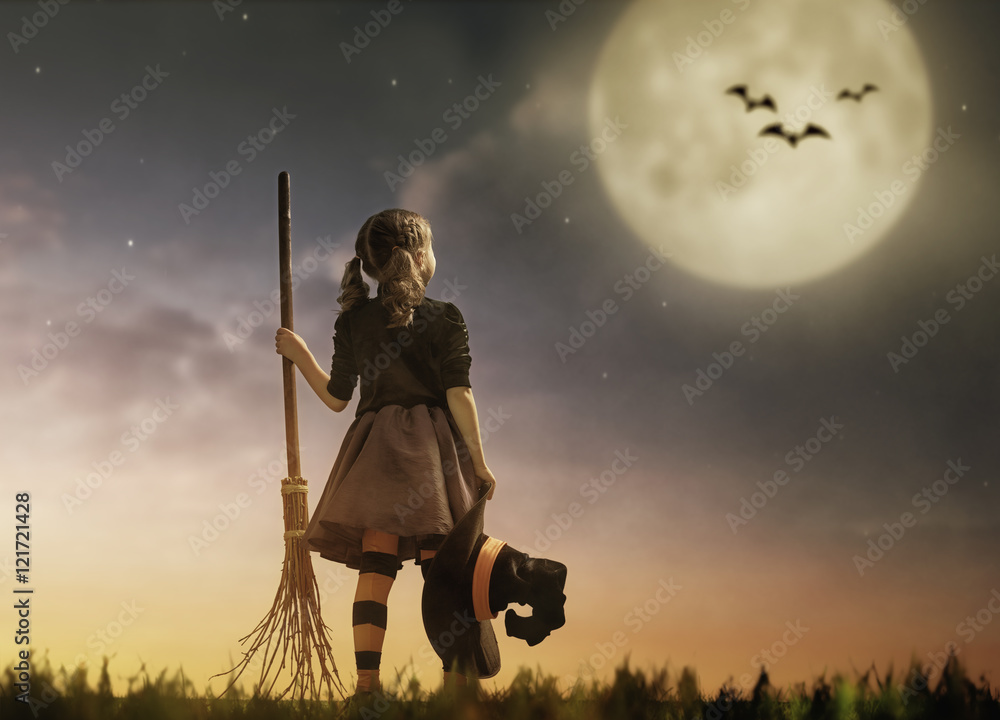 Obraz premium little witch outdoors