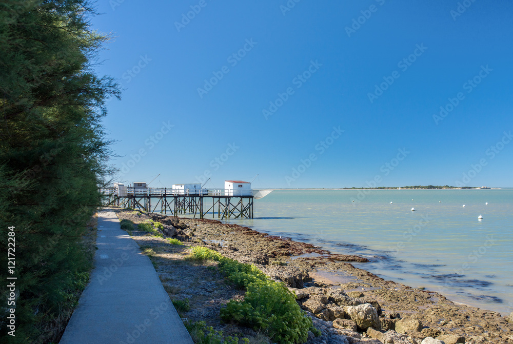 Fototapeta premium carrelets de l'embouchure de la gironde