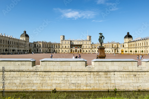 Canvastavla Statue of Paul First in front of the Palace in Gatchina .