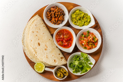 タコスセット　メキシコのグルメ　Mexican food tacos