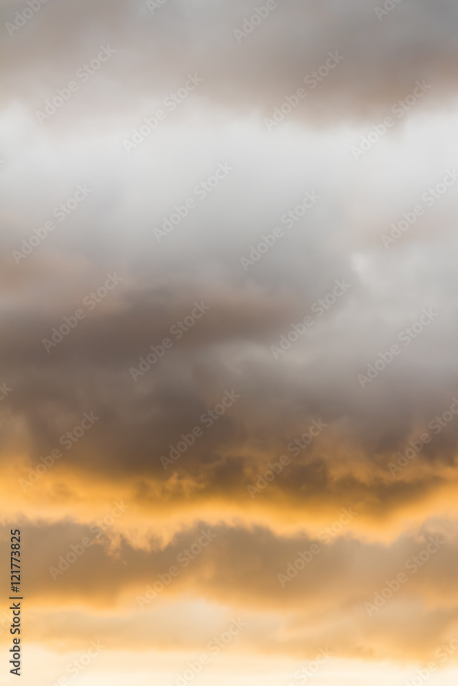Fototapeta premium Thick clouds at sunset