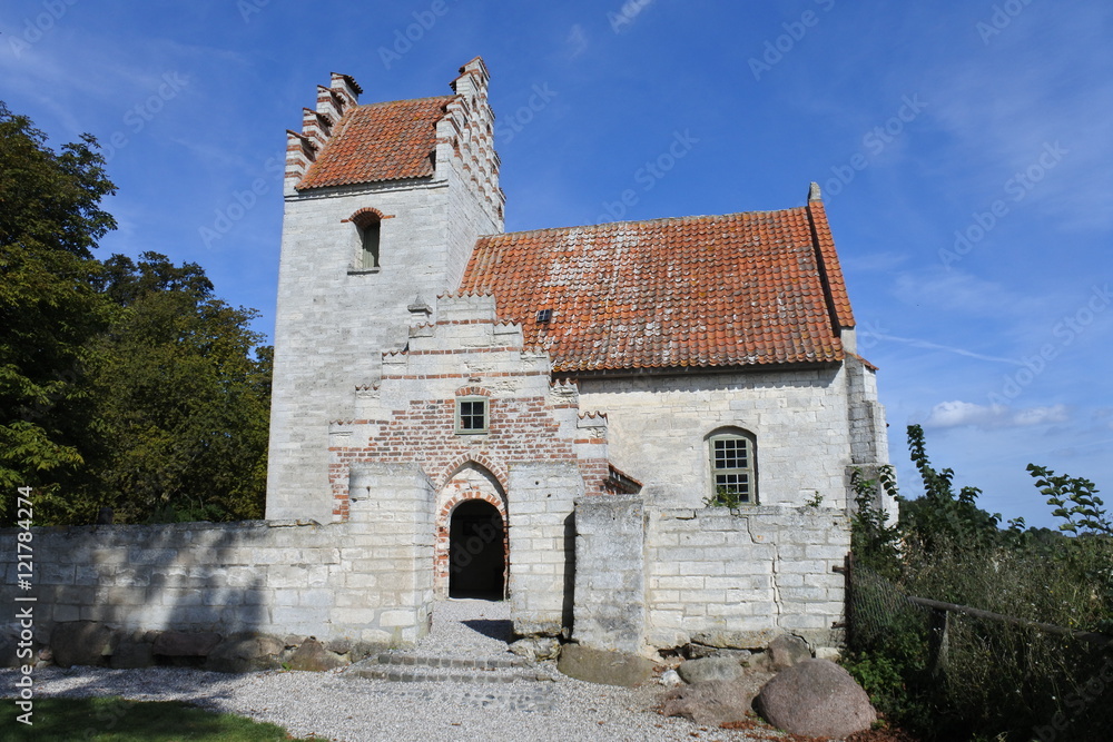 Die alte Kirche von Højerup bei Stevns Klint Die alte Kirche von Højerup bei Stevns Klint