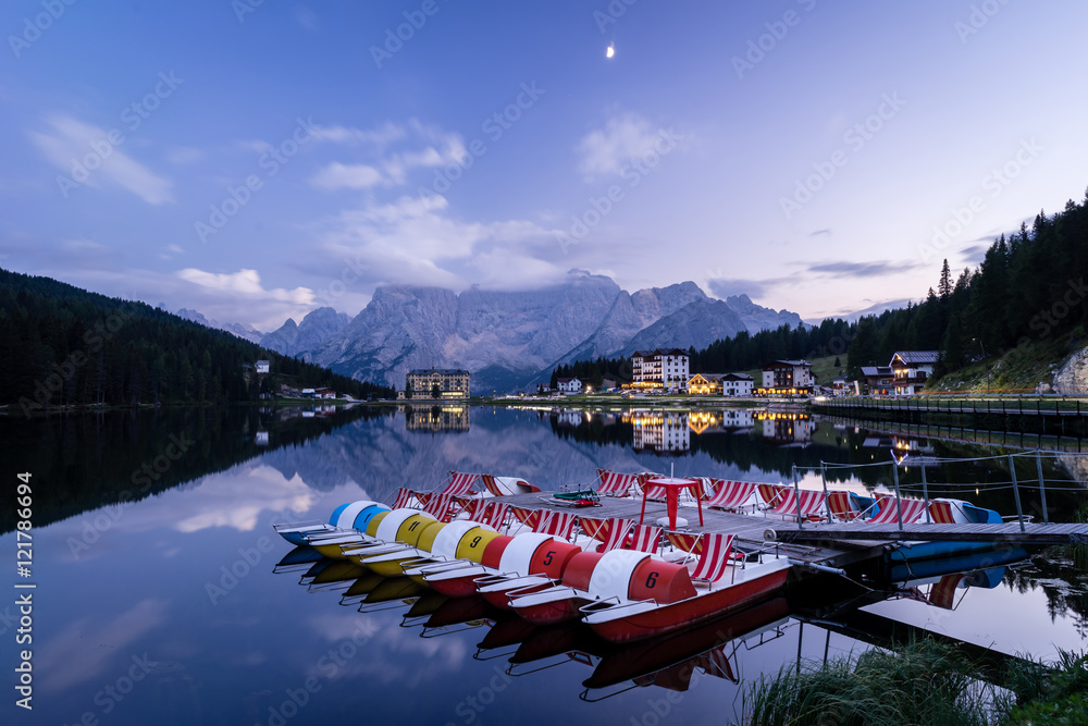 Obraz premium Late evening view of Misurina Lake, popular tourist place. Italian Dolomites.