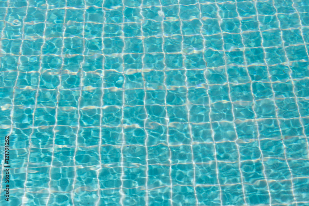 Water flow in swimming pool