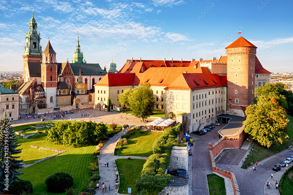 Naklejka premium Kraków - zamek na Wawelu w dzień