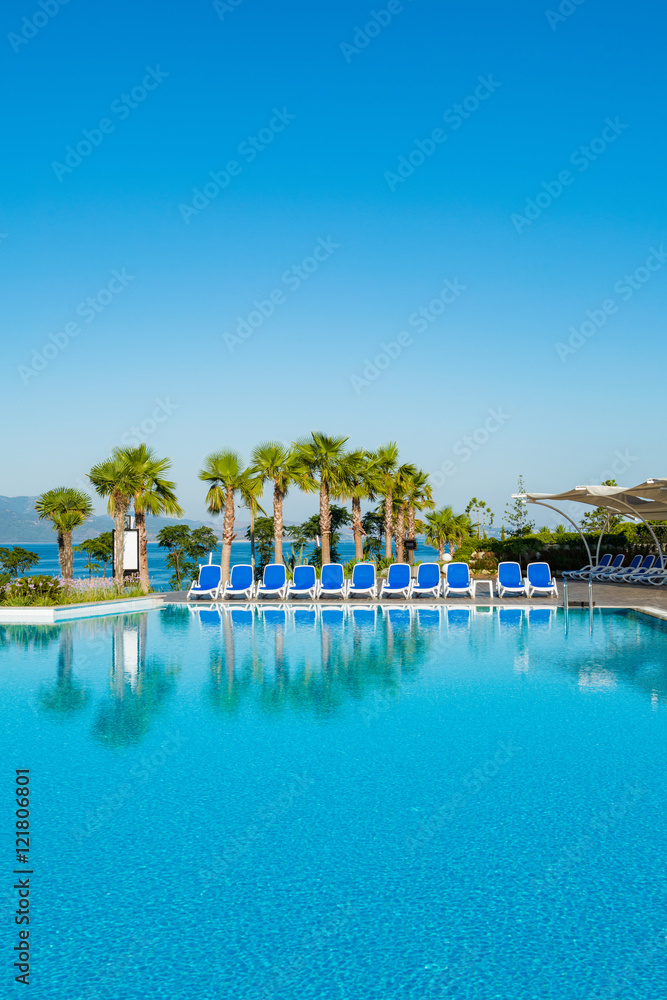 Obraz premium Nice swimming pool outdoors on bright summer day