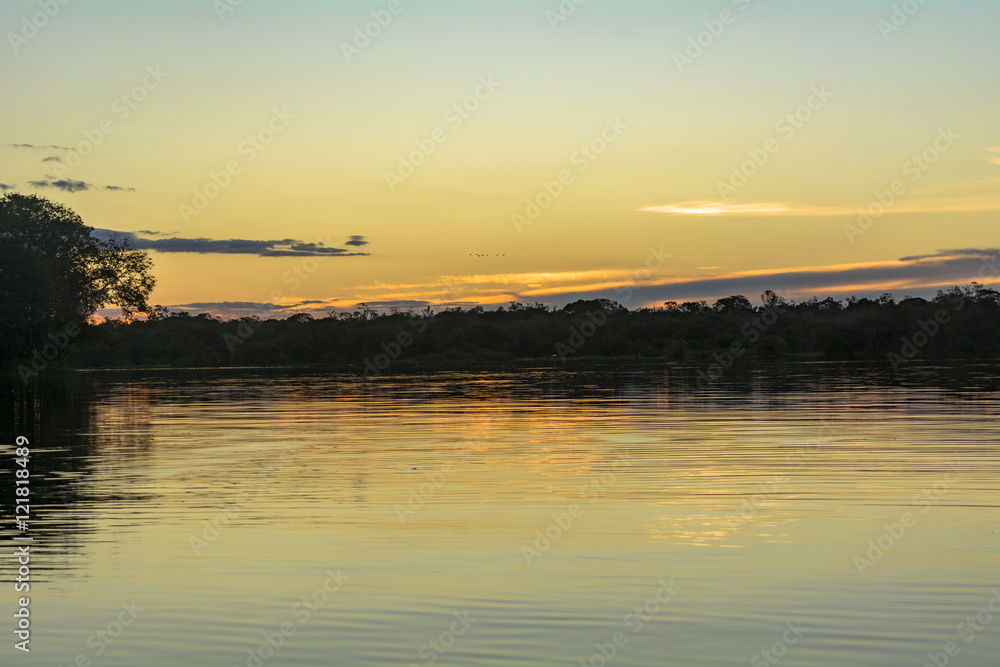 アマゾン川の夕景