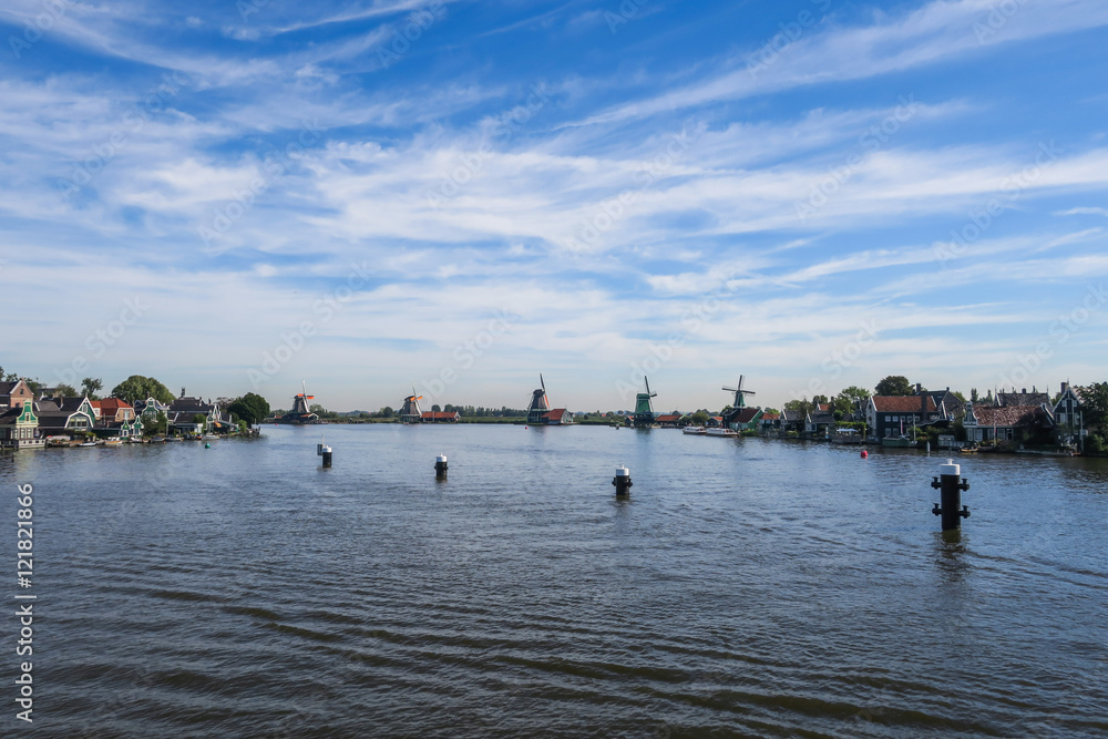 Obraz premium Wasser und Windmühlen, Amsterdam