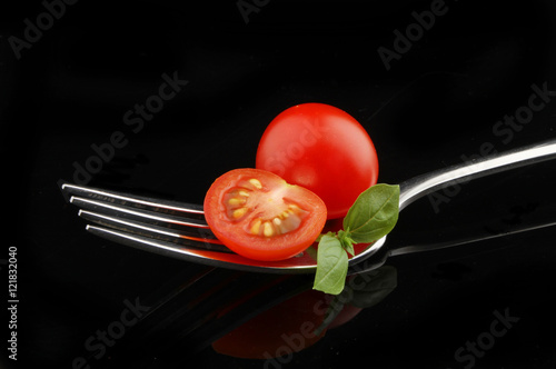 Konstfotografi Tomatoes and basil