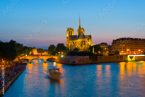 Night view of Notre Dame de Paris