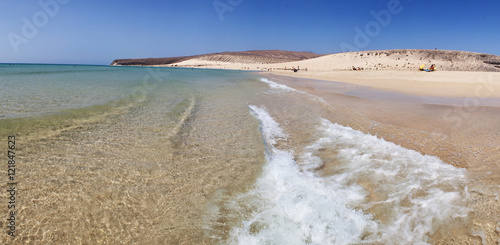 Bilde på lerret Fuerteventura, Isole Canarie: l'acqua cristallina e la vista panoramica della sp