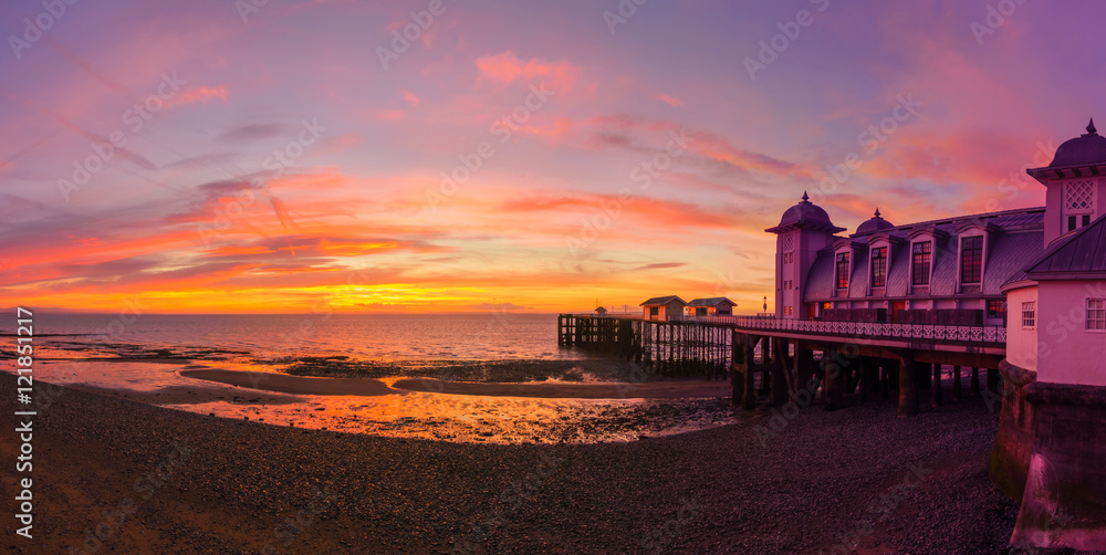 Fototapeta premium Dramatic Sky and Penarth Pier before Sunrise Panorama