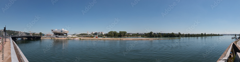 Panorama de la pointe de la Confluence du Rhône et de la Saône à Lyon
