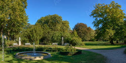 Canvas Print Ziergarten im denkmalgeschützten Gutspark Marienfelde (Ansicht von Westen)