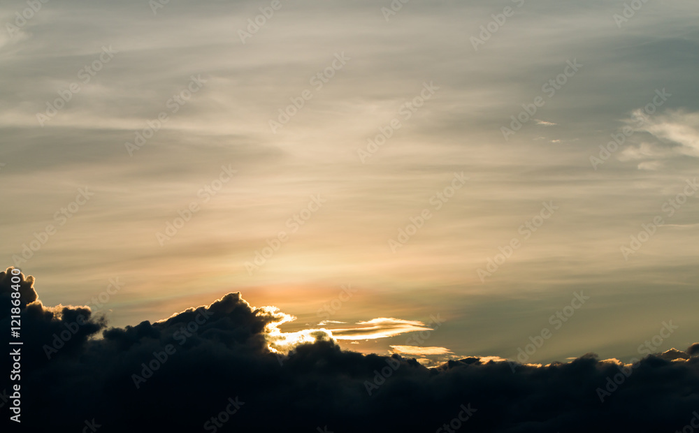 Obraz premium colorful dramatic sky with cloud at sunset