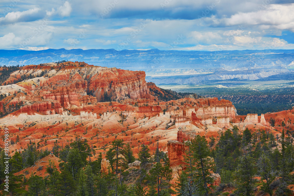 Red sandstone hoodoos in Bryce Canyon National Park in Utah, USA