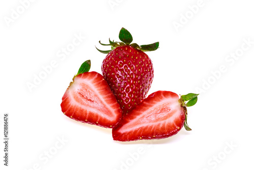 Obraz na płótnie Fresh strawberry isolated on white background w salonie