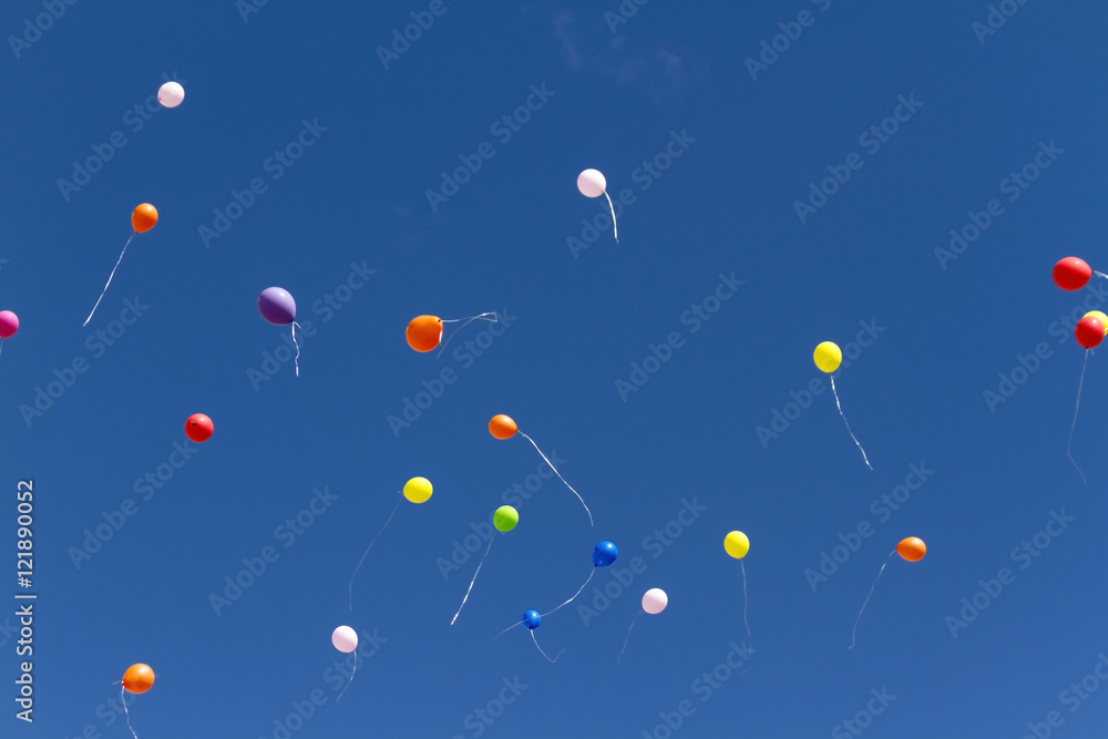 Fototapeta premium free balloons flying