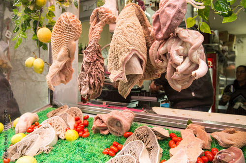 Fotografie raw tripe at italian market