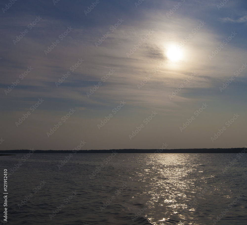 Obraz premium Clouds over water