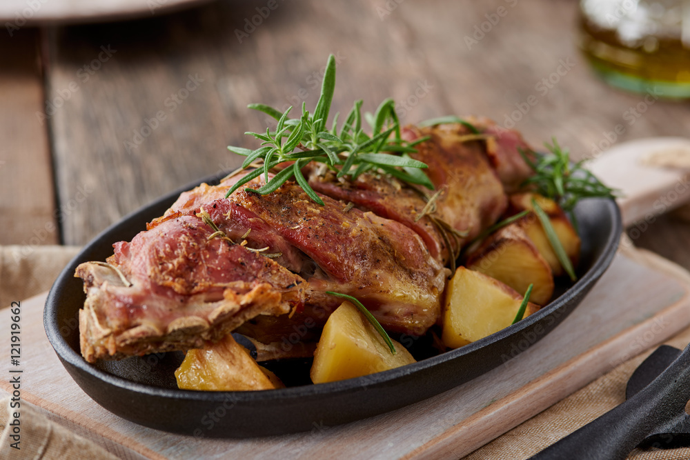 Fototapeta premium roasted lamb leg