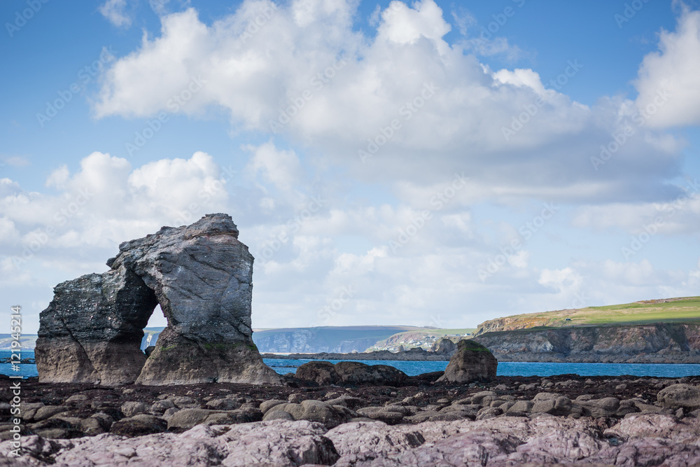Fototapeta premium Thurlestone rock at low tide