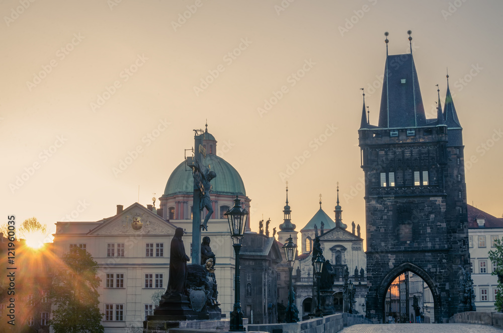 Fototapeta premium Prague, Czech Republic: Charles or Karluv Bridge in the sunrise