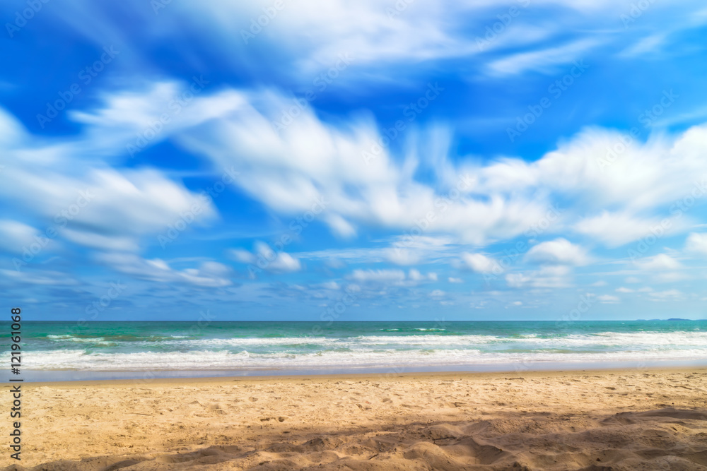 Fototapeta premium sandy beach with sea and cloudy sky