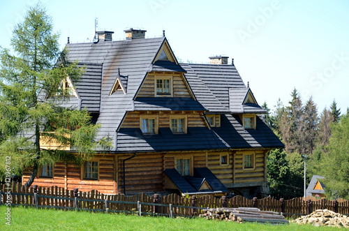 Obraz na płótnie Wooden house in the mountains (The Tatras in Poland) w salonie