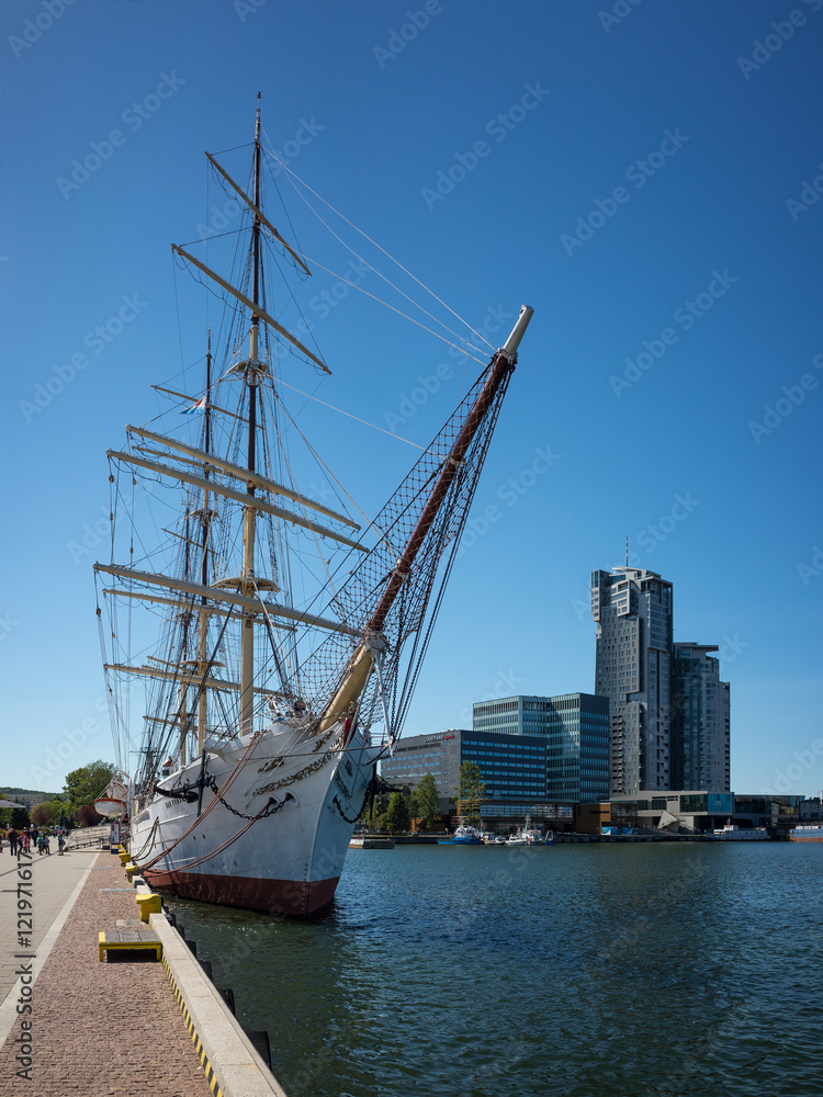 Dar Pomorza is a Polish full-rigged sailing ship. Dar Pomorza is a Polish full-rigged sailing ship.
