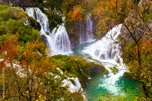 Autum colors and waterfalls of Plitvice National Park