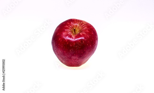 Obraz na płótnie Fresh red apple isolated on white background. w salonie