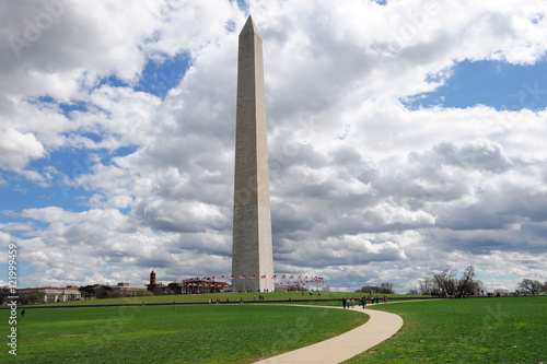 Washington monument in cloud day