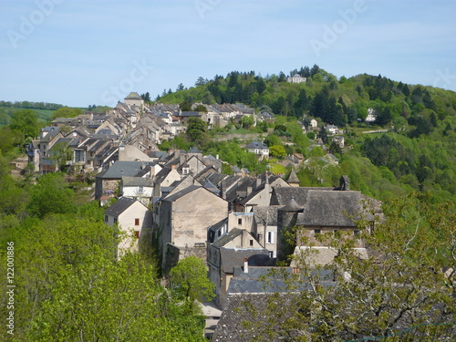 VILLAGE 