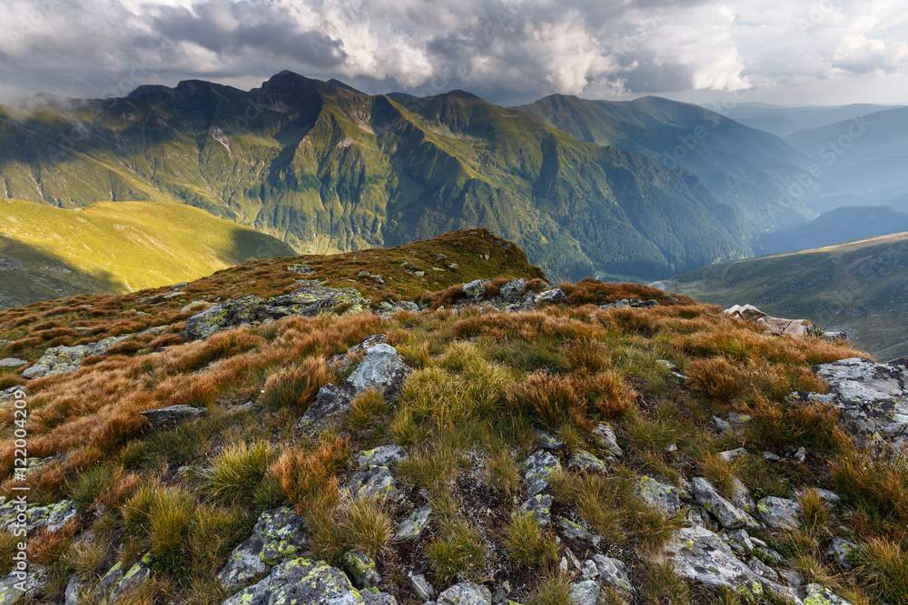 Fototapeta premium Alpine landscape in a cloudy day
