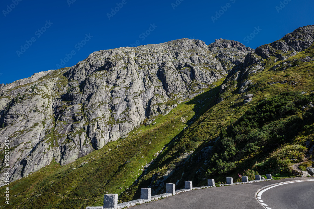 Φωτογραφία View of Mountain Road and Rock Formation on the Way to the Susten Pass in Switze