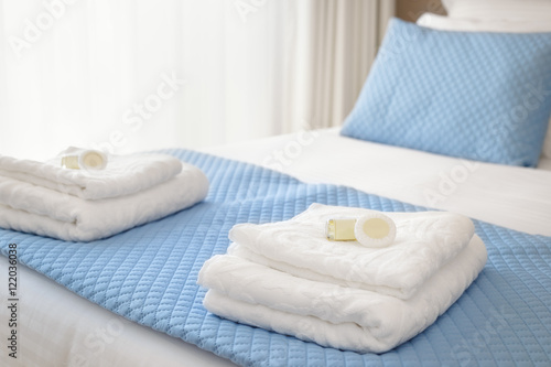 Fototapeta Naklejka Na Ścianę i Meble -  Bed with fresh towels