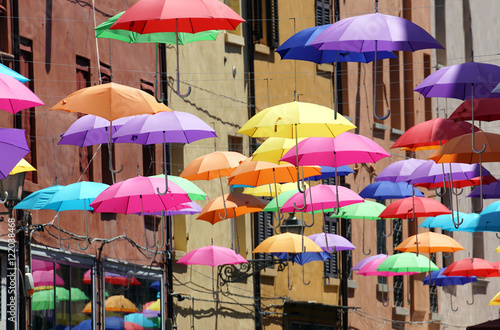 Wallpaper Mural color umbrella for urban decor Torontodigital.ca