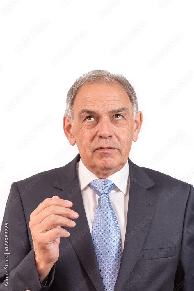 Mann als Beamter, Vertreter oder Verkäufer  schaut nach oben