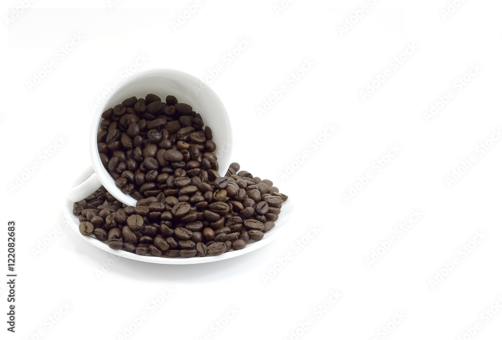 Fototapeta premium Coffee beans cup isolated