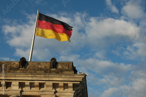 Im Zeichen der Demokratie. Blick auf den Deutschen Bundestag. photo